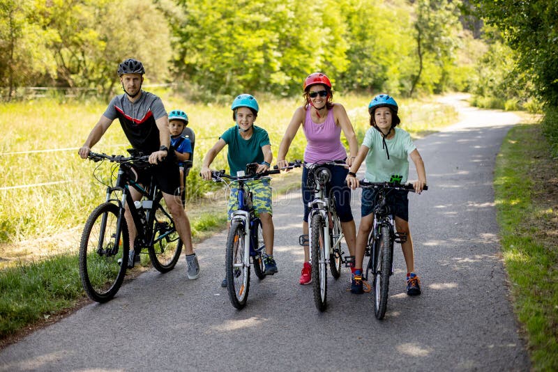 The Ultimate Guide to Family-Friendly Cycling Trails: Where Kids and Parents Both Love to Ride